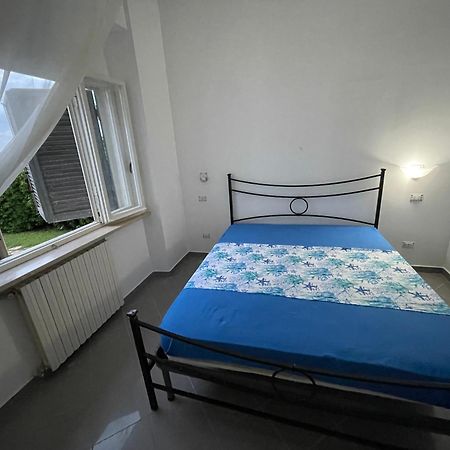 Villa Paonessa Lido Di Fondi Room photo